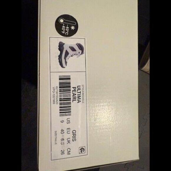 New with Box Cougar Ultima Women's Winter Boot - Pearl size 9 MSRP $200 - Picture 3 of 6